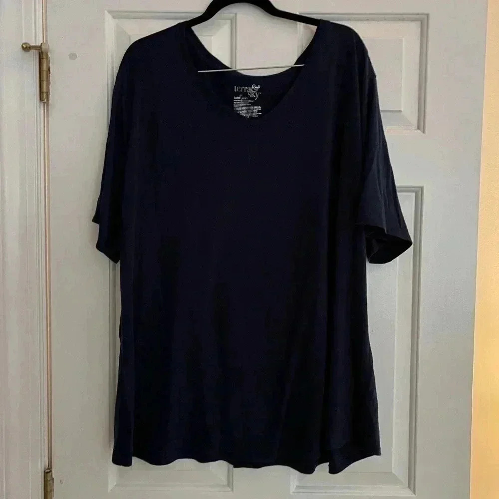 TERRA & SKY Black Vneck tee shirt size 4x